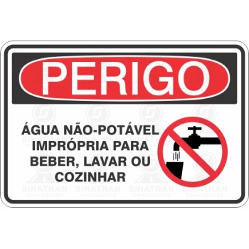 Água não-potável imprópria para beber, lavar ou cozinhar